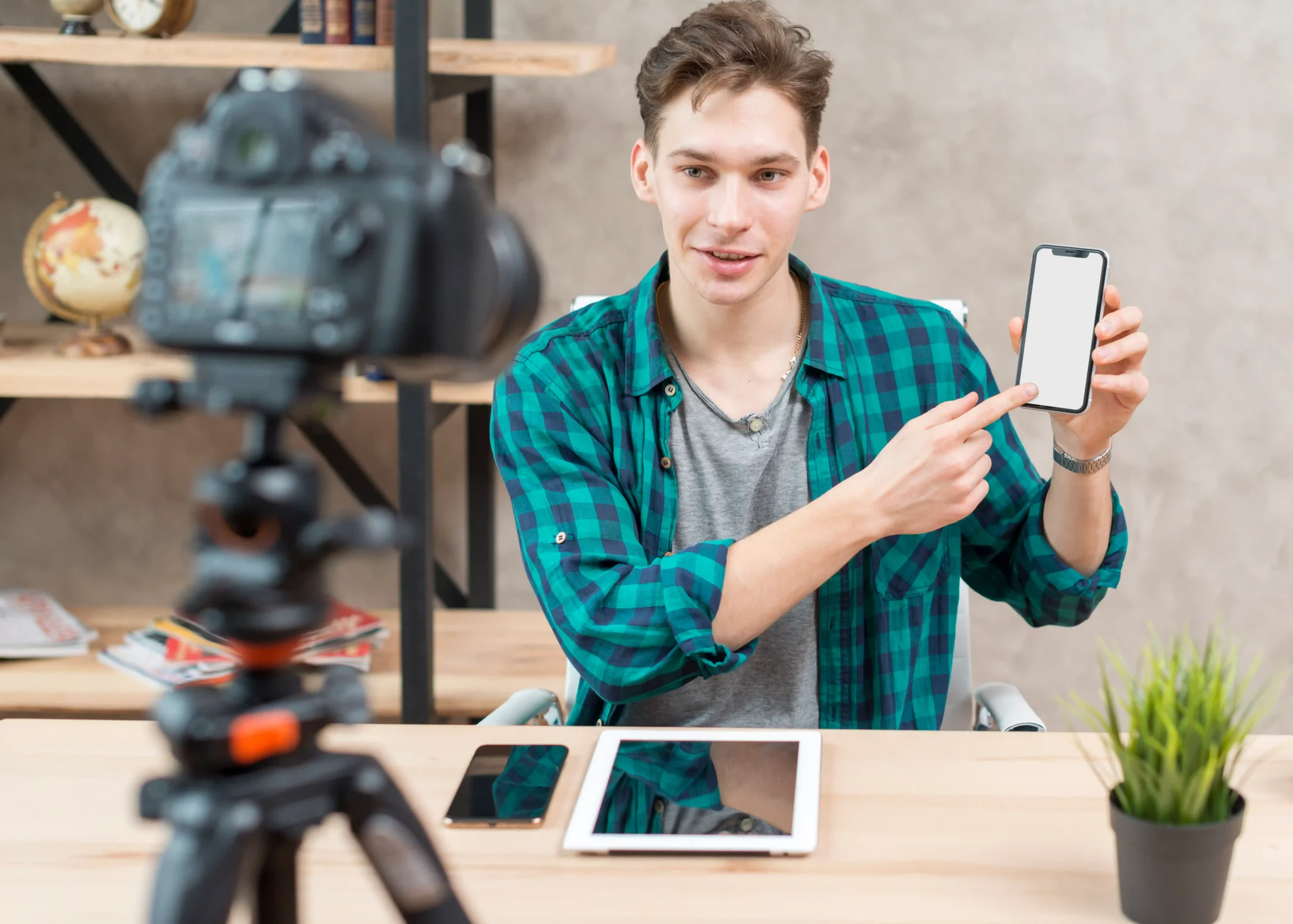 tech-vlogger